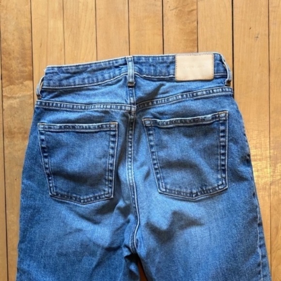 Everlane Curvy Cheeky Cropped Jeans - Picture 9 of 10